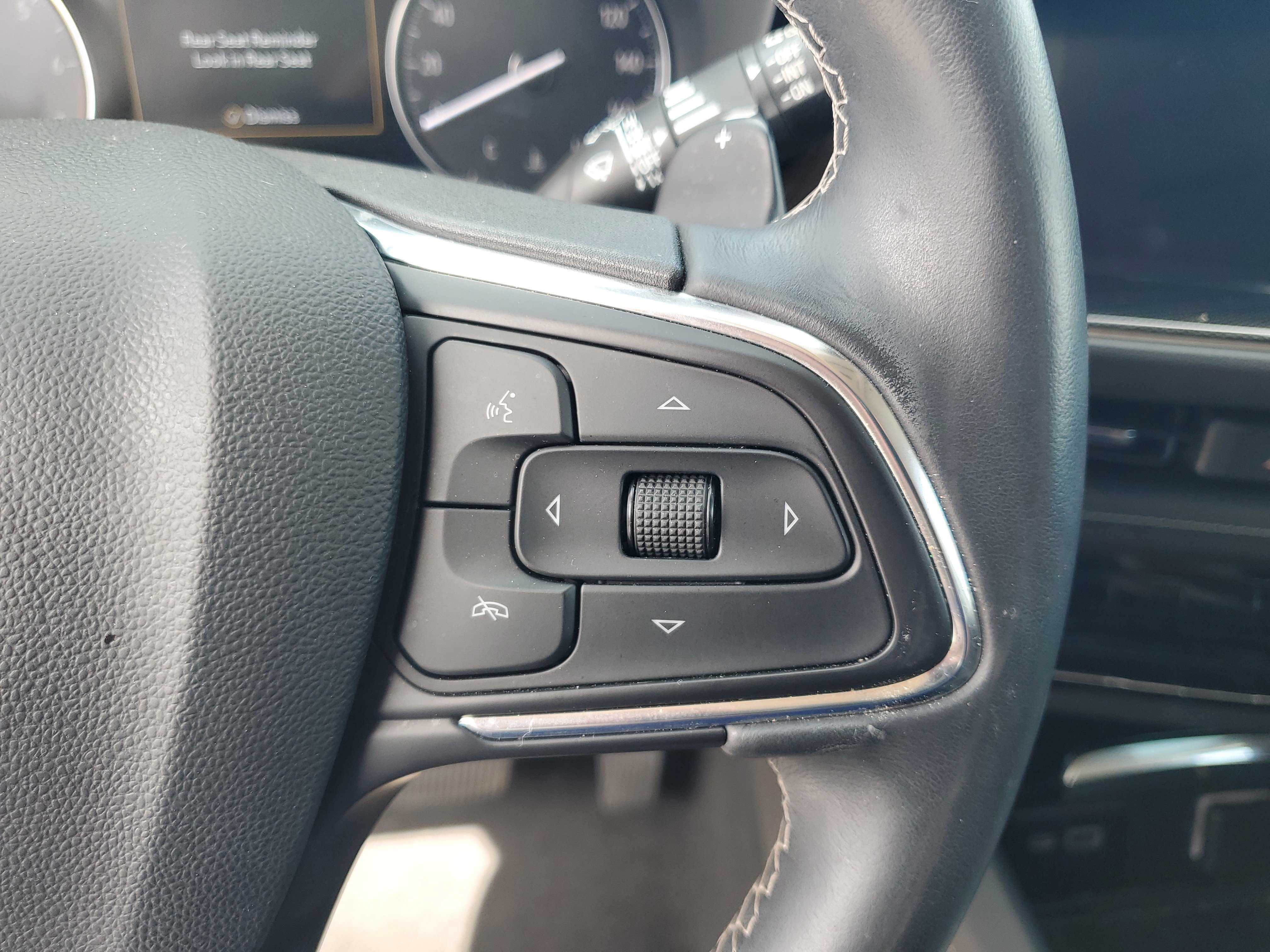 Used 2023 Buick Envision Essence FWD image 21