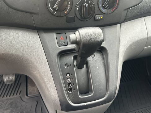Used 2020 Nissan NV200 S FWD image 25