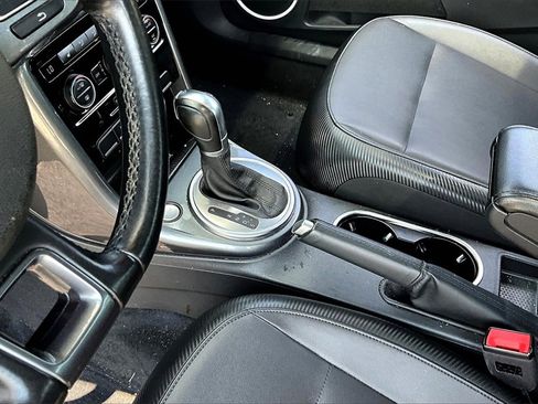 Used 2019 Volkswagen Beetle 2.0T SE image 12