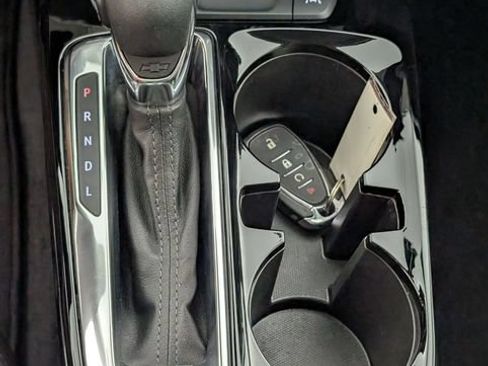 Certified 2025 Chevrolet Trax LT FWD image 21