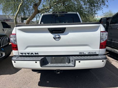 Used 2017 Nissan Titan SL AWD/4WD image 6