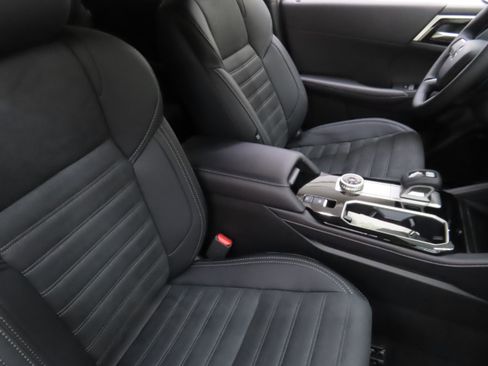 New 2025 Mitsubishi Outlander SE image 25