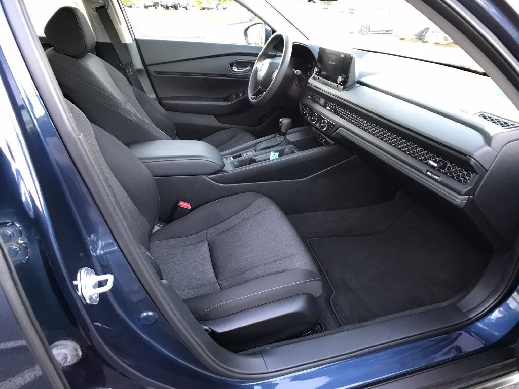 Certified 2023 Honda Accord EX image 12