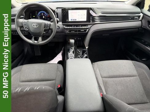 Used 2025 Toyota Camry LE FWD image 13