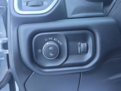 Used 2025 RAM 3500 Big Horn AWD/4WD image 20