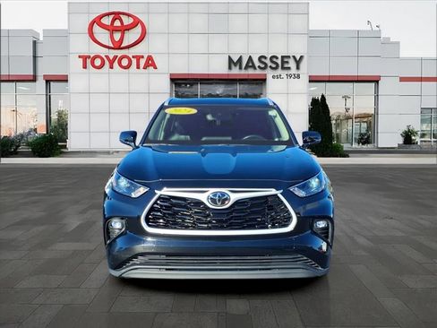 Used 2024 Toyota Highlander XLE image 8