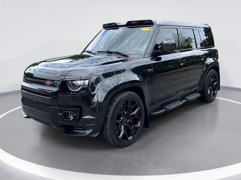 Used 2024 Land Rover Defender 110 V8 AWD/4WD image 3