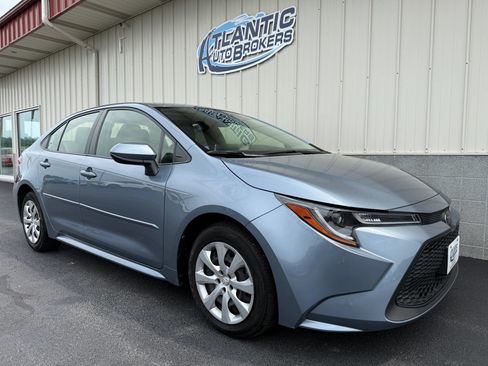 Used 2020 Toyota Corolla LE FWD image 4