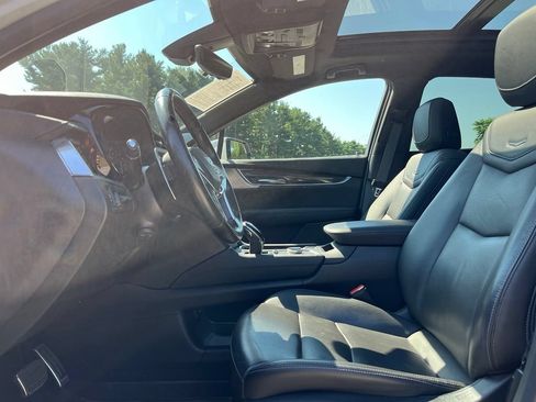 Used 2023 Cadillac XT5 Sportv w/ Technology Package AWD/4WD image 17
