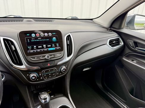 Used 2018 Chevrolet Equinox Premier image 15