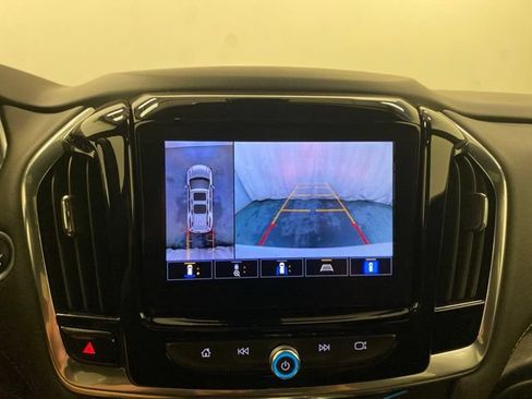 Used 2023 Chevrolet Traverse LT w/ LT Premium Package AWD/4WD image 11