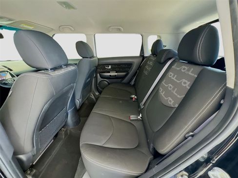 Used 2012 Kia Soul + FWD image 21