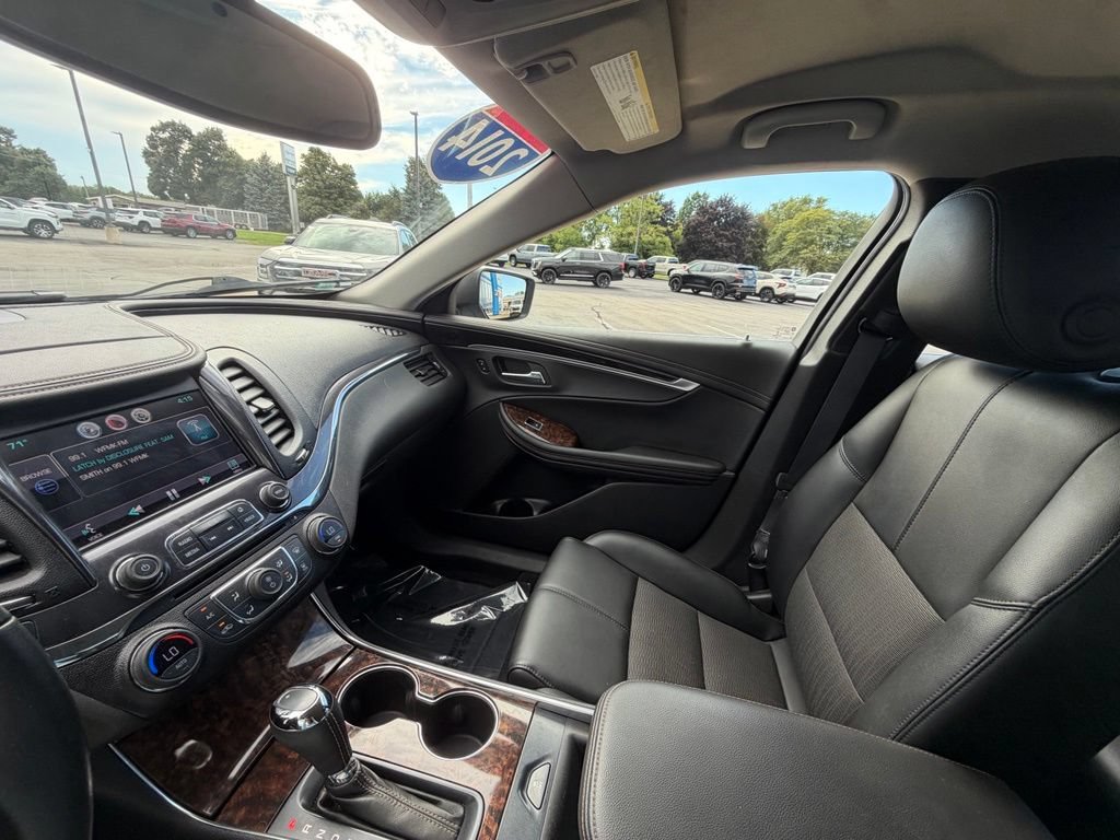 Used 2014 Chevrolet Impala LT w/ Convenience Package FWD image 12
