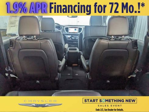New 2026 Chrysler Pacifica Select image 13