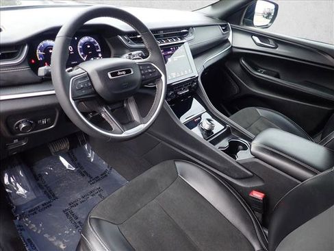 Used 2024 Jeep Grand Cherokee L Laredo image 11