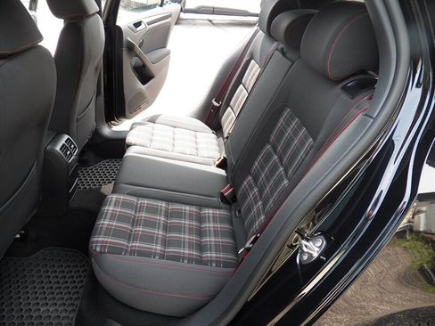 Used 2013 Volkswagen Golf 4-Door FWD image 11