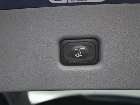 Used 2019 Lincoln Nautilus Reserve image 24