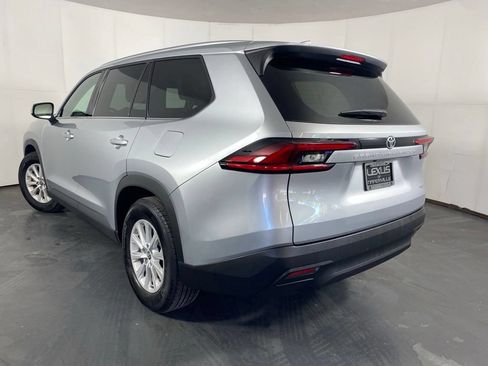 Used 2025 Toyota Grand Highlander FWD image 11