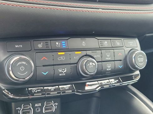 Used 2024 Dodge Durango GT AWD/4WD image 28