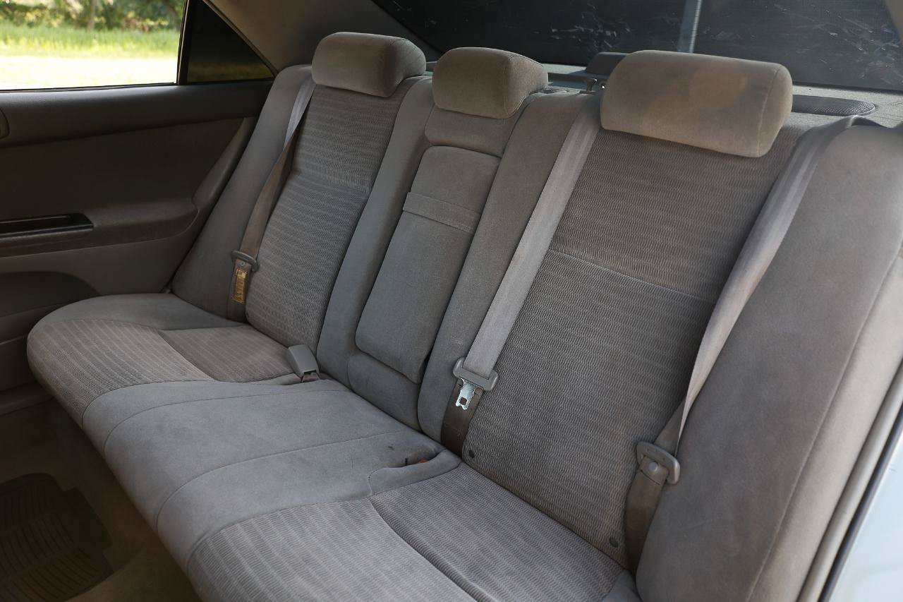 Used 2005 Toyota Camry LE FWD image 8