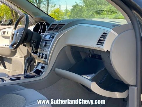 Used 2011 Chevrolet Traverse LT w/ Personal Connectivity Package FWD image 19