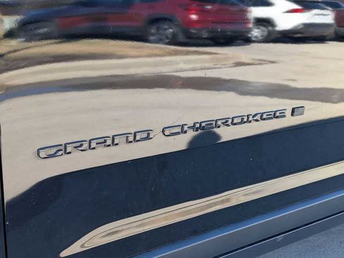 Certified 2023 Jeep Grand Cherokee Altitude AWD/4WD image 11