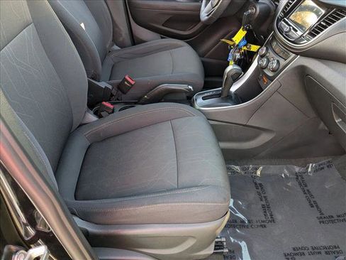 Used 2018 Chevrolet Trax LT FWD image 19