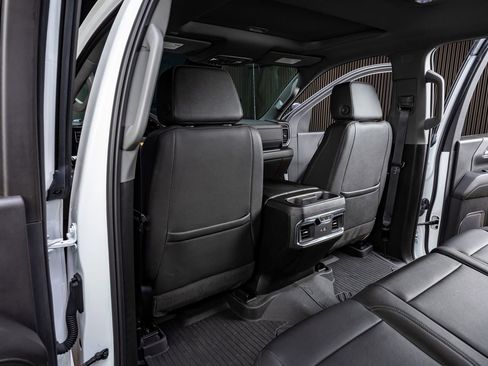 Used 2024 Chevrolet Silverado 2500 LTZ w/ LTZ Premium Package image 32