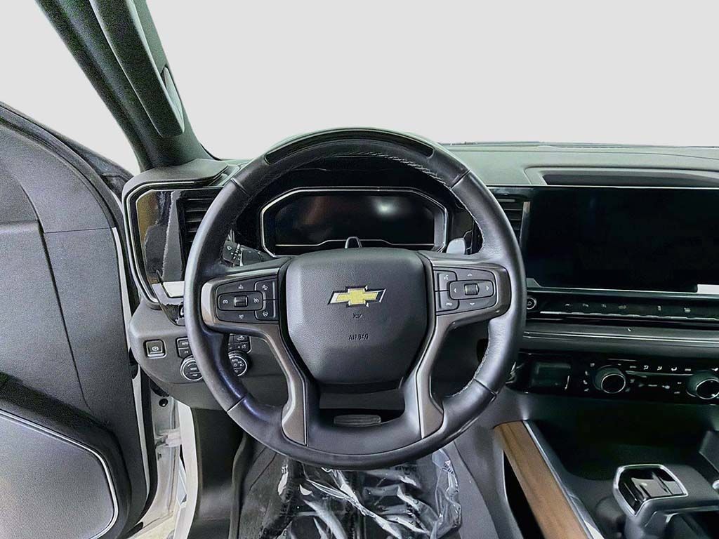 Used 2024 Chevrolet Silverado 1500 High Country w/ Technology Package AWD/4WD image 34
