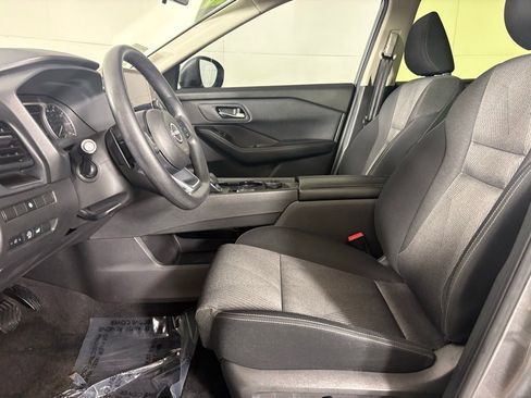 Used 2024 Nissan Rogue SV image 23