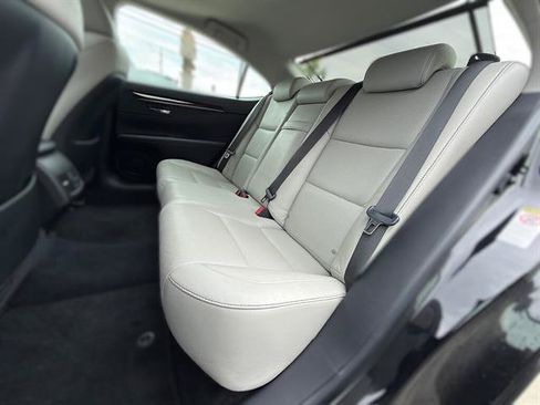 Used 2013 Lexus ES 350 w/ Luxury Pkg FWD image 9