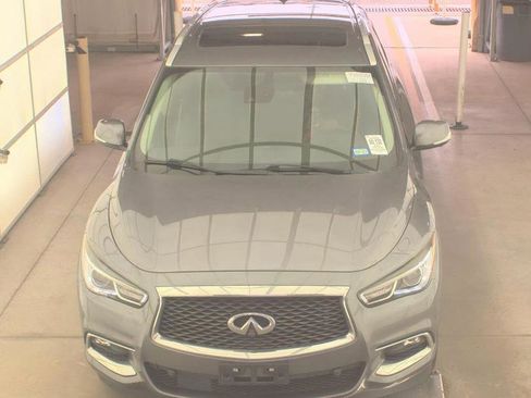 Used 2020 INFINITI QX60 Luxe w/ Essential Package FWD image 2