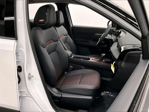 New 2026 Nissan Kicks SR w/ SR Premium Package AWD/4WD image 37