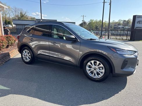 Used 2023 Ford Escape Active w/ Tech Pack #1 image 7