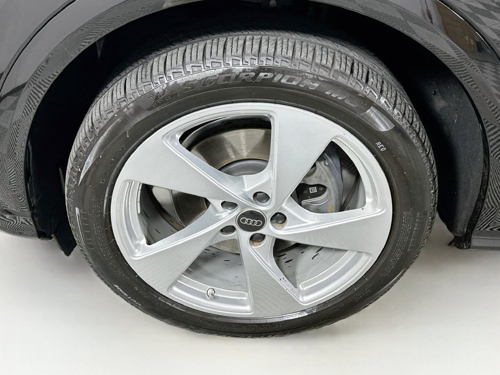 Used 2025 Audi Q5 Prestige AWD/4WD image 24