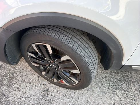 Used 2023 Kia Telluride SX image 13