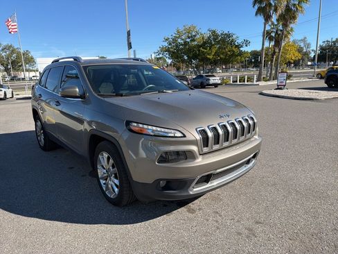 Used 2017 Jeep Cherokee Limited image 1