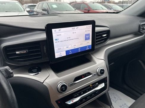 Certified 2022 Ford Explorer XLT AWD/4WD image 17