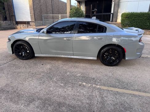 Used 2022 Dodge Charger R/T RWD image 9