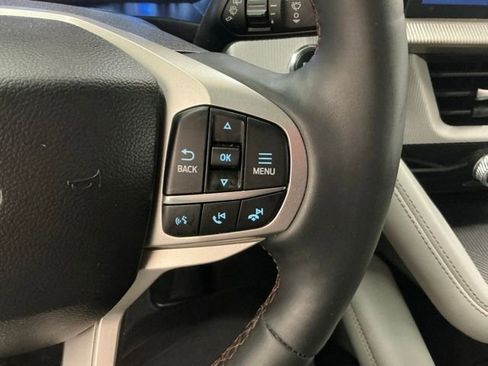 Used 2025 Ford Explorer Active w/ Active Comfort Package image 27