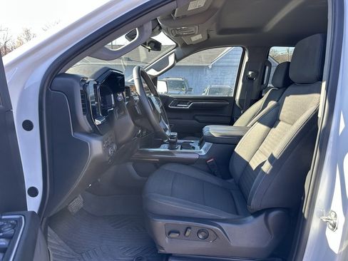 Used 2024 Chevrolet Silverado 1500 LT Trail Boss w/ Protection Package image 13