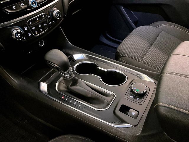 Used 2021 Chevrolet Traverse LT FWD image 16