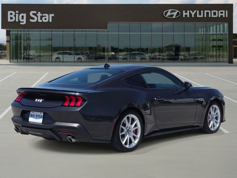 Used 2024 Ford Mustang GT Premium RWD image 4