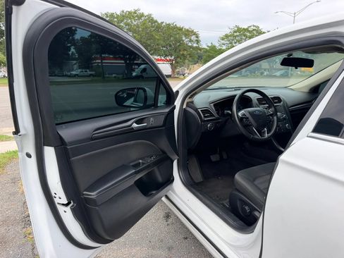 Used 2018 Ford Fusion S w/ Equipment Group 101A FWD image 9
