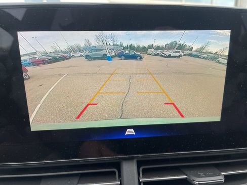 Used 2024 Chevrolet Trax ACTIV w/ Driver Confidence Package image 20