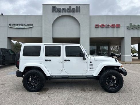 Used 2015 Jeep Wrangler Unlimited Sahara w/ Max Tow Package image 8