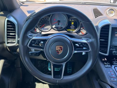 Used 2017 Porsche Cayenne S AWD/4WD image 22