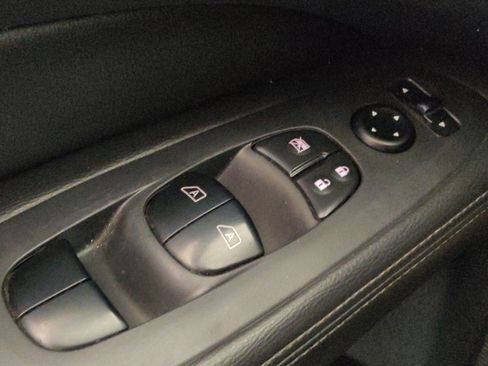 Used 2018 Nissan Pathfinder SL AWD/4WD image 27