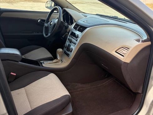 Used 2011 Chevrolet Malibu LS image 7