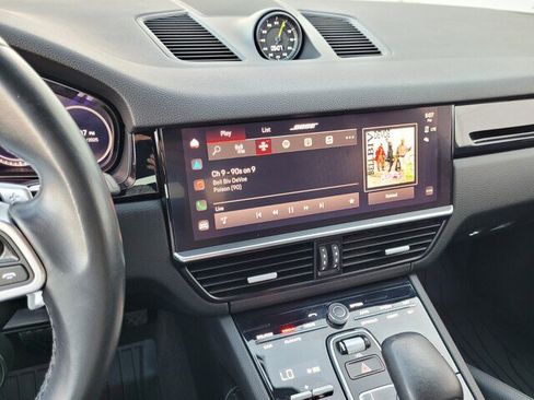 Used 2022 Porsche Cayenne E-Hybrid Coupe image 26